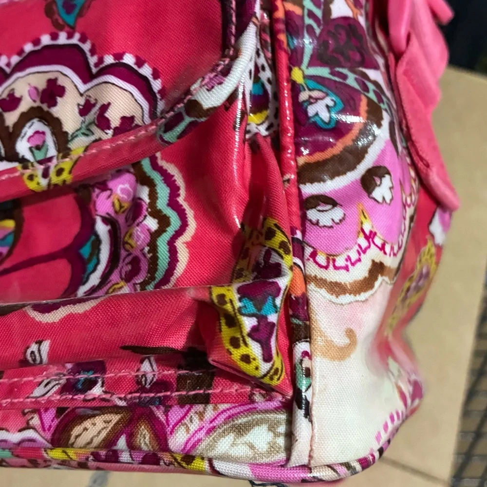 Vera Bradley Call Me Coral Insulated Crossbody Lunch Tote Bag Pink Paisley 10X5”